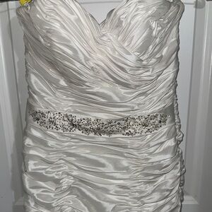 Elegant Spanish Style Sweetheart Neckline Ruffle Hem Gusset Back Wedding Dress